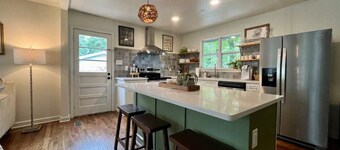 Harmony · Charming Home- 7 min to downtown