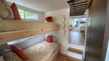 2 bedrooms, free WiFi, bed sheets