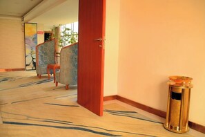 Unclassified image, 2 of 14, button - Dingxi Jingu Hotel (Dingxi)