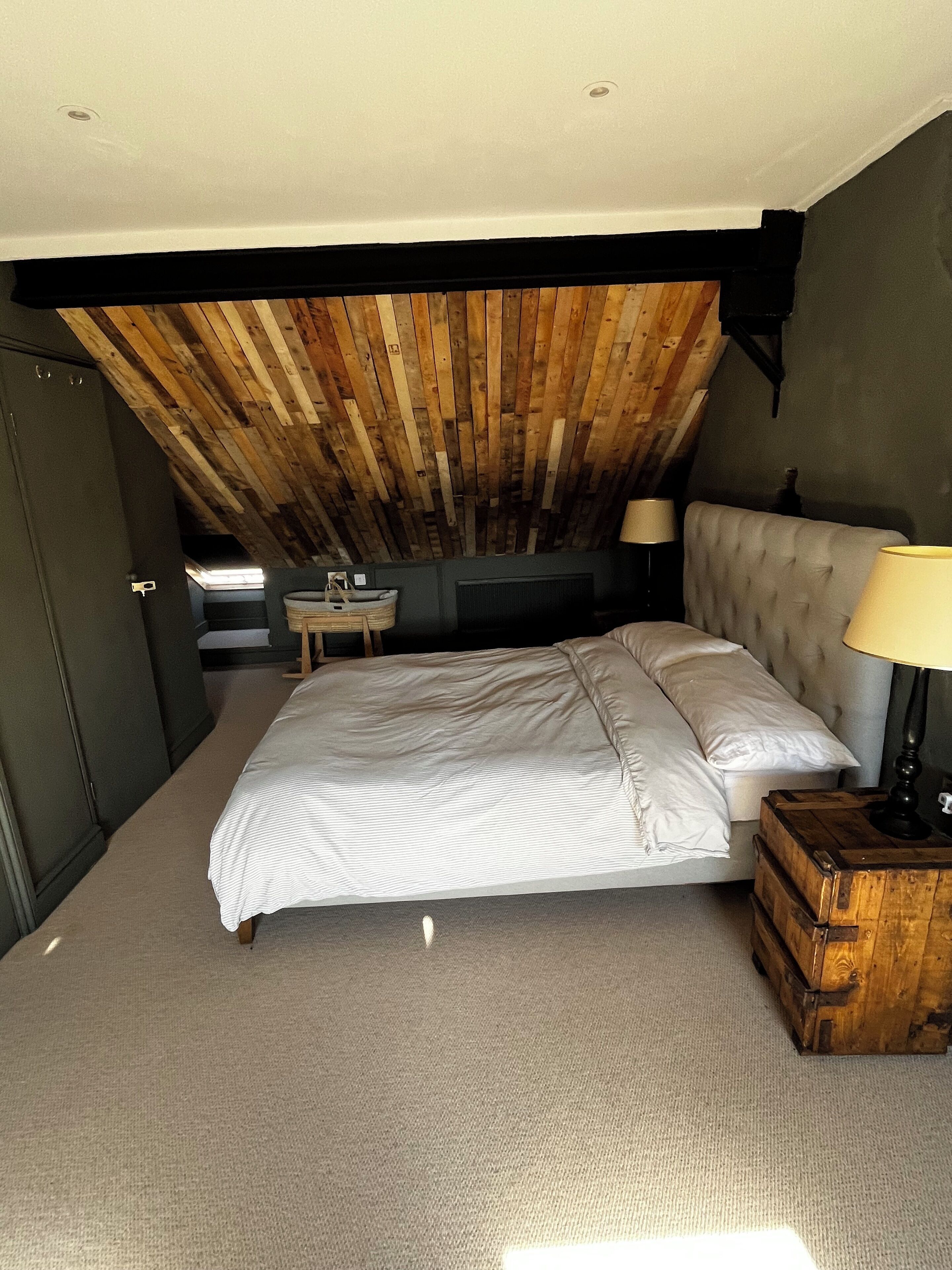 4 soverom, strykejern/-brett, wi-fi og sengetøy