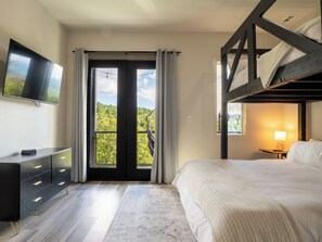 2 bedrooms, iron/ironing board, travel crib, free WiFi