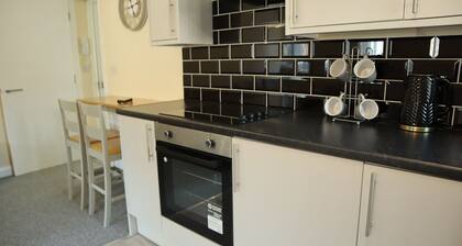 • Contractor Stay | Sleeps 5 | Burton upon Trent