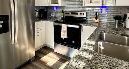 Charming 3-bedroom house with WiFi, AC in serene Noblesville