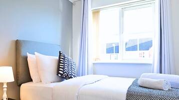 2 bedrooms, desk, iron/ironing board, WiFi