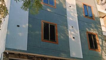 Fachada de la propiedad