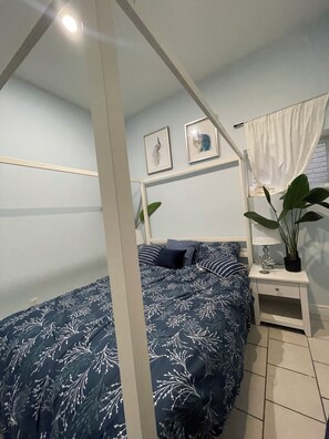 2 bedrooms, iron/ironing board, WiFi, bed sheets