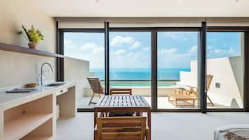 Design Apartment, 1 King Bed, Private Pool, Sea View | Dining room