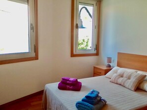 3 bedrooms, iron/ironing board, travel cot, free WiFi
