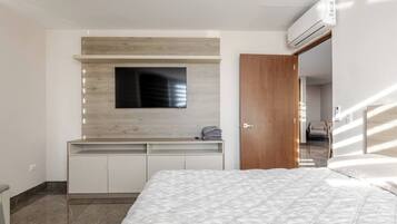 2 bedrooms, iron/ironing board, bed sheets