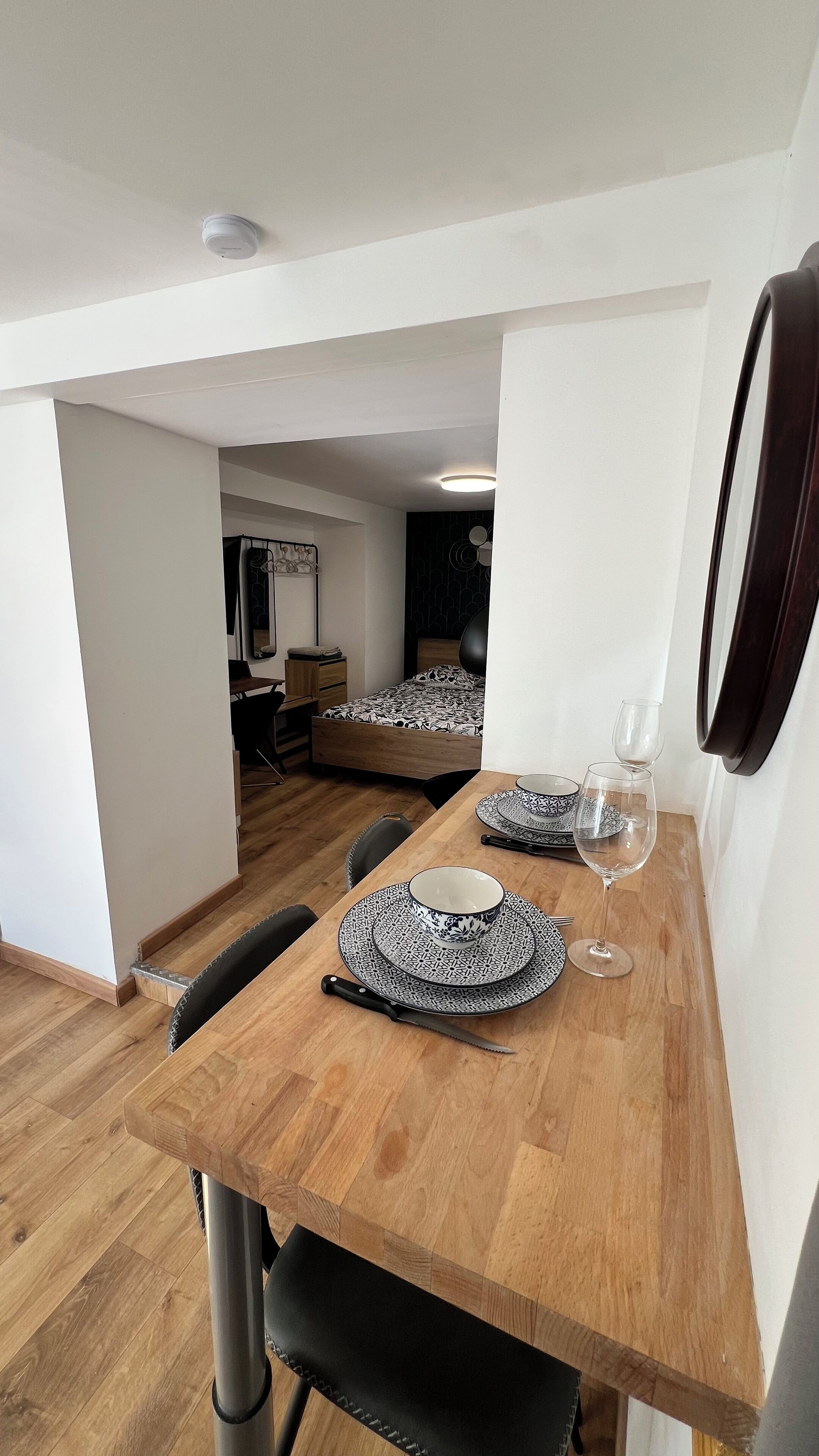 1 chambre, bureau, fer et planche à repasser, Wi-Fi gratuit