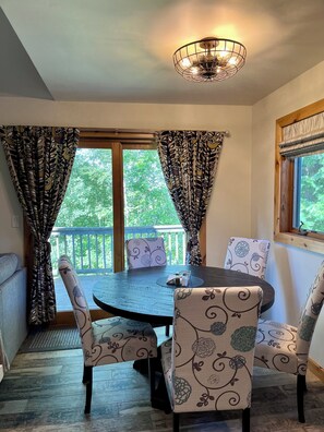 Dining - Comfy Bear ~ Ski In/Out Remodeled 2 bedroom/2 bath Condo at Snowriver! (Wakefield)
