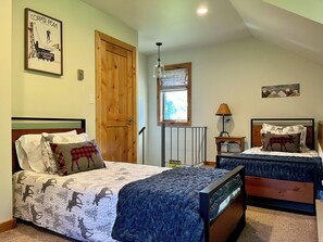 2 bedrooms, free WiFi, bed sheets - Comfy Bear ~ Ski In/Out Remodeled 2 bedroom/2 bath Condo at Snowriver! (Wakefield)