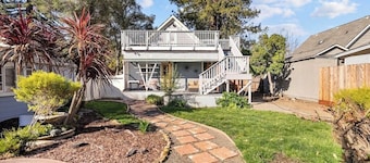 Downtown Napa HOT TUB Retreat - 3 Bed l 2 bath
