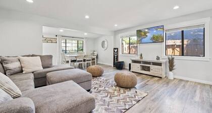 Magic Mountain 4 Bedroom 3 Bath Escape Modern Home