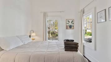 2 soverom, strykejern/-brett, internettilgang og sengetøy