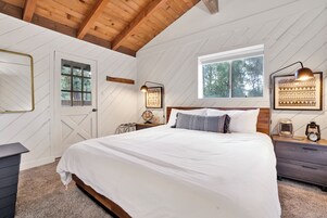 Cabin, Multiple Beds, Hot Tub, Mountain View | 3 bedrooms, individually decorated, individually furnished, bed sheets