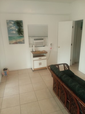 Interior - Cozy 1-bedroom apartment with WiFi, AC in charming Cudjoe Key large outdoor  (Cudjoe Key)