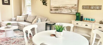 Villa Mia: Charming, Luxury Mini Villa Near Downtown, DFW, Cedar Ridge