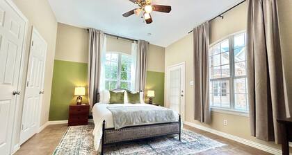Villa Mia: Charming, Luxury Mini Villa Near Downtown, DFW, Cedar Ridge