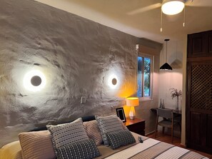 2 bedrooms, desk, iron/ironing board, WiFi