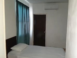 Basic Single Room | Free WiFi - Santa Rosa 4Rest (Apodaca)