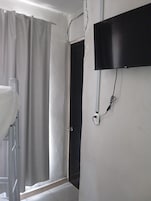 Habitación básica con 2 camas individuales | Wifi gratis