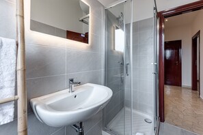 Shower, hair dryer, bidet, towels - Boho - Sweet Dreams in Florence (Firenze)