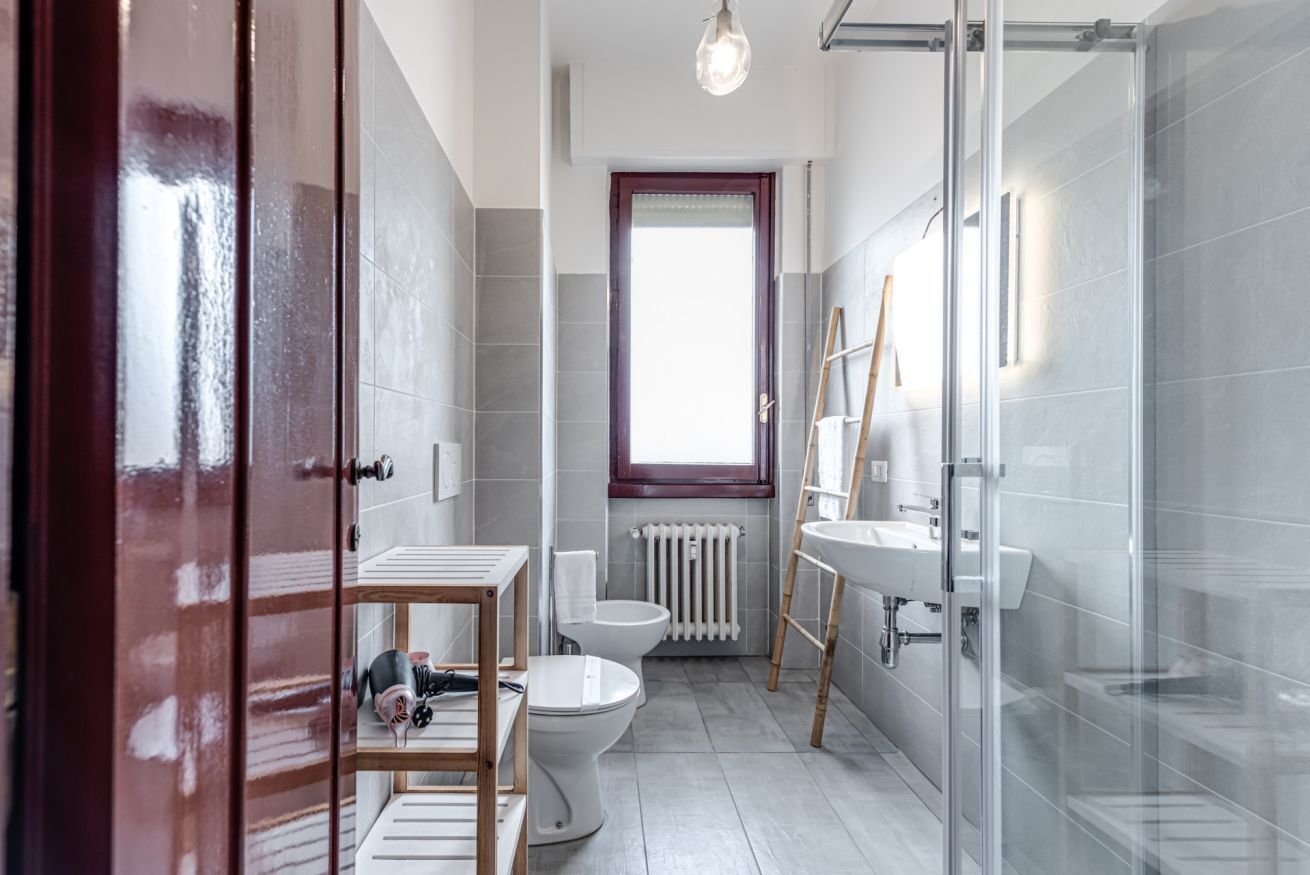 Doccia, asciugacapelli, bidet, asciugamani
