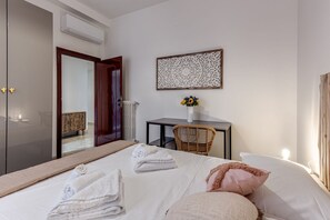 3 dormitoris, escriptori, planxa i posts de planxar i wifi 