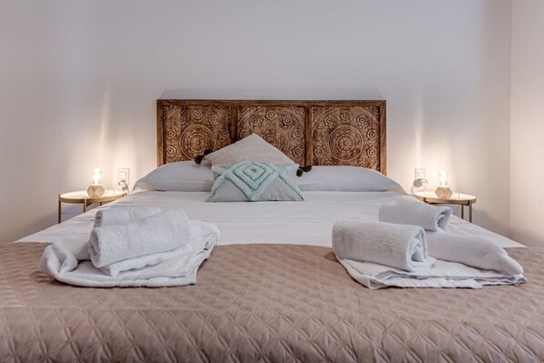 2 chambres, fer et planche à repasser, Wi-Fi, draps fournis