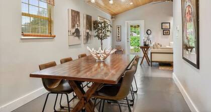 Old Town Central Station - A home with charm!