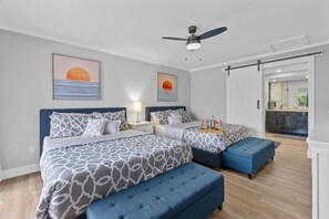 3 bedrooms, desk, iron/ironing board, travel crib - 3-bedroom,2-bath house in Cape Coral. Fully Renovated, w/Boat Lift, Heated Pool  (Cape Coral)