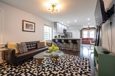 Spacious 1-bedroom apartment on quiet block close to NYC in Jersey City.