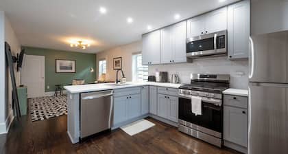 Renovated1-bedroom apartment on quiet block close to NYC in Jersey City.