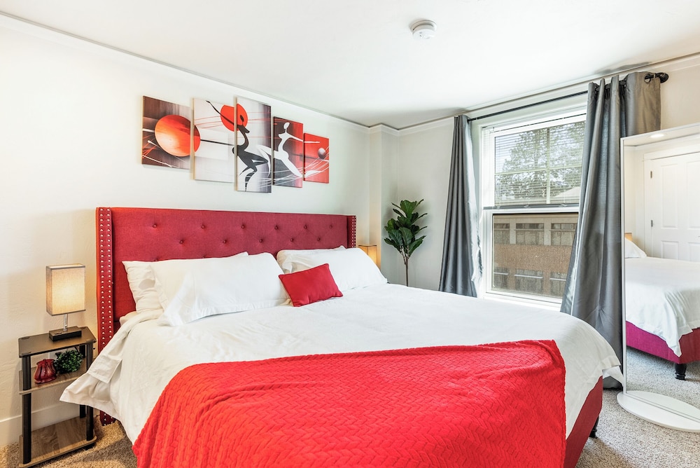Curated visual reference: Fresh Look at Charming Studio Near University Of Oregon With Fast Wi Fi