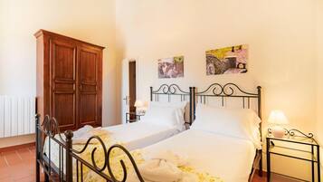 2 Schlafzimmer, Zimmersafe, Bettwäsche