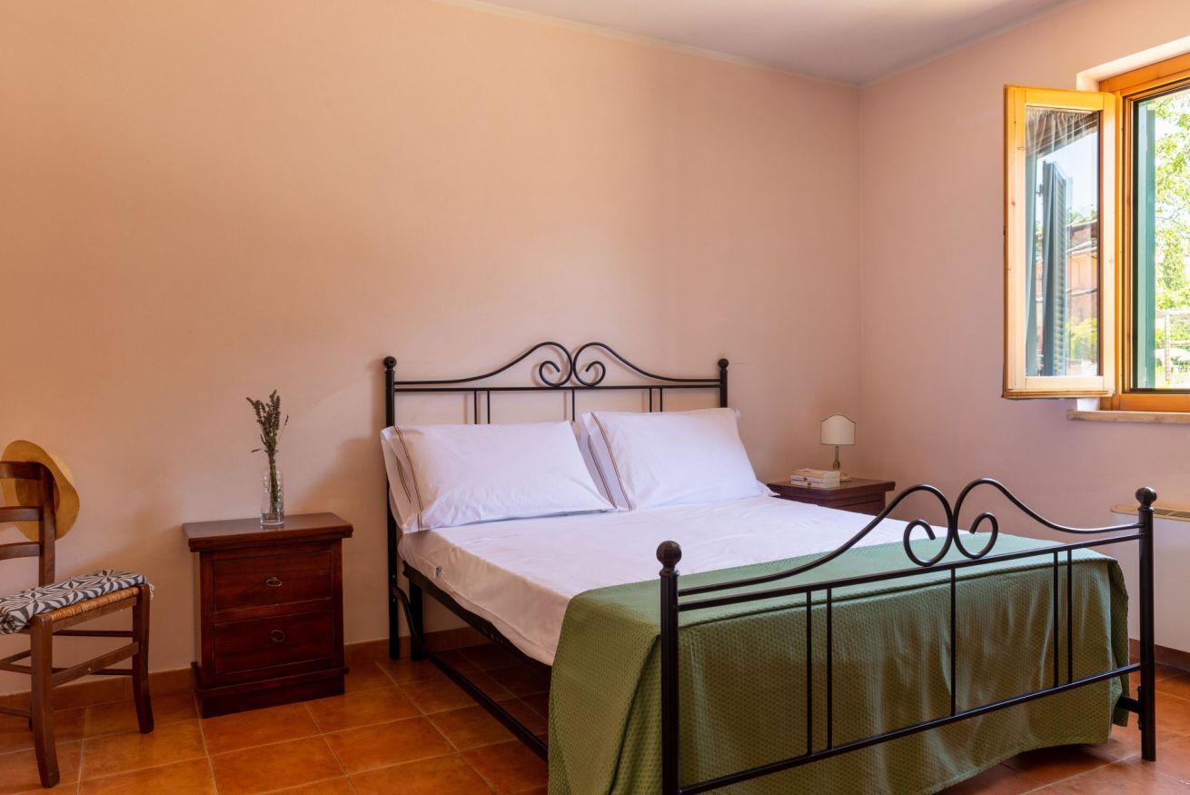 2 habitaciones, caja de seguridad en la habitación y cuna de viaje 