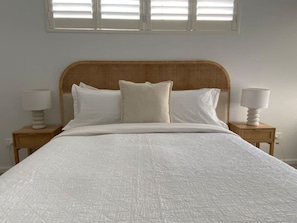 2 bedrooms, iron/ironing board, travel cot, free WiFi