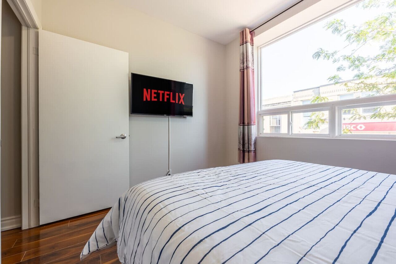 2 habitaciones, tabla de planchar con plancha, wifi y ropa de cama 