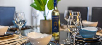 Charming 2BR Retreat Steps From Niagara Falls