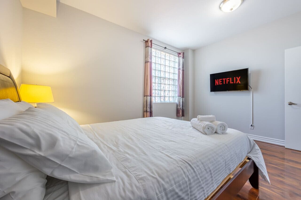 1 habitación, tabla de planchar con plancha, wifi y ropa de cama 