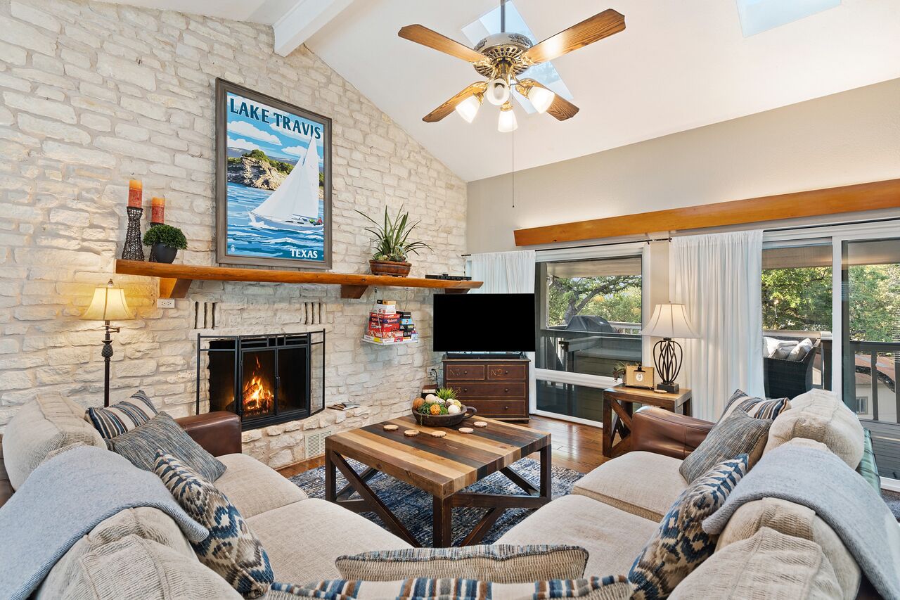 智能電視、壁爐、乒乓球設施、音響