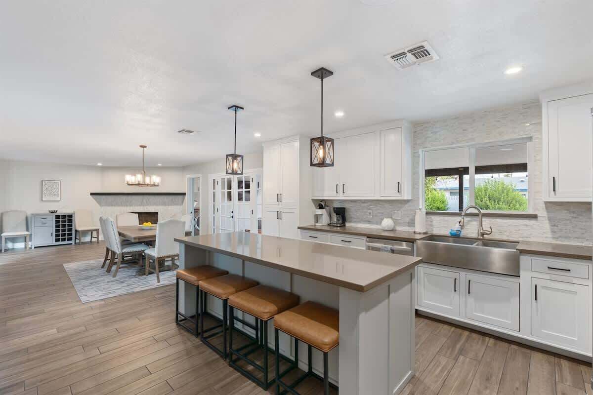 雪櫃、微波爐、焗爐、爐具