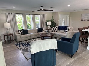 Fernseher, Tischfußball