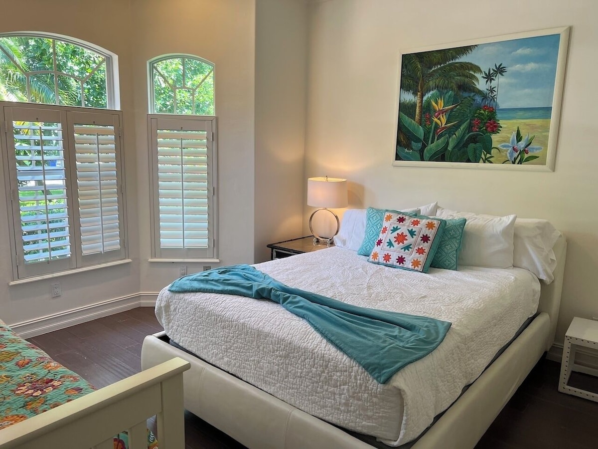 Photo 6 of Sandcastle house, Bright and cheery near Olde Naples and beach 3/2 with pool