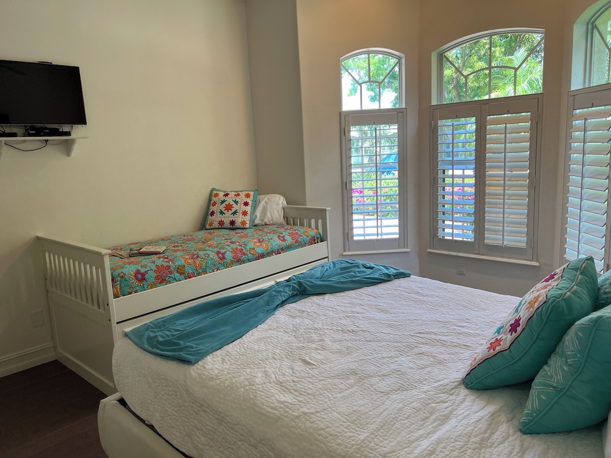 Photo 5 of Sandcastle house, Bright and cheery near Olde Naples and beach 3/2 with pool