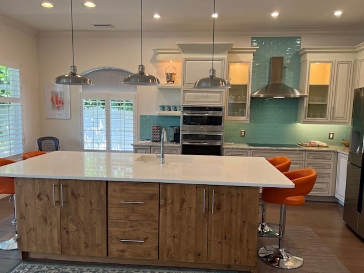 Photo 3 of Sandcastle house, Bright and cheery near Olde Naples and beach 3/2 with pool