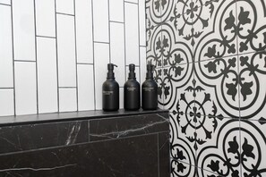 Miscellaneous - Spacious 2BR Apt / Quiet area / Minutes from stadiums, museums, parks & more! (Pittsburgh)