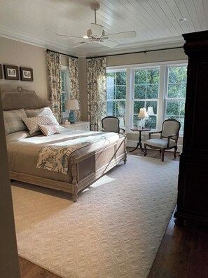 3 bedrooms, desk, iron/ironing board, WiFi