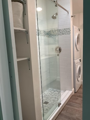 Shower, towels